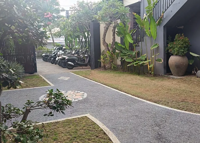 Seminyak 3*