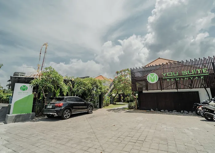 Seminyak فندق 3*