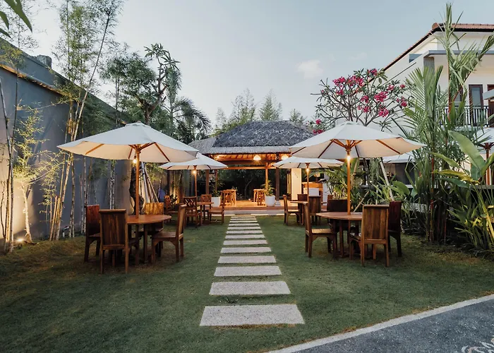Seminyak فندق 3*